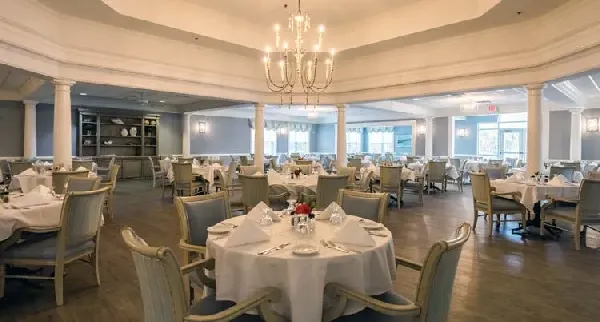 Brightwater Myrtle Beach Independent Living Dining Room