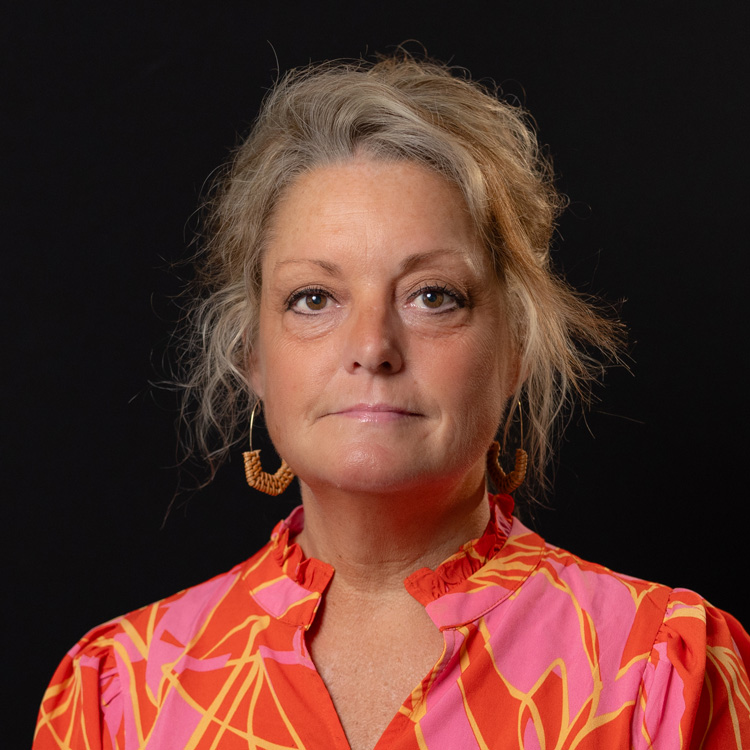 Kimberly Bunton Headshot